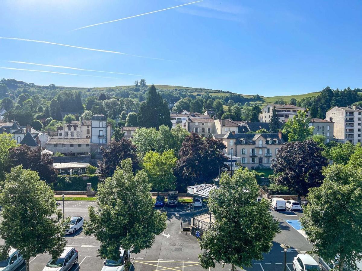 Appartement Le frère Charmes à Aurillac Extérieur photo