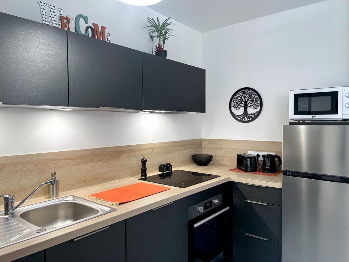 Appartement Le frère Charmes à Aurillac Extérieur photo