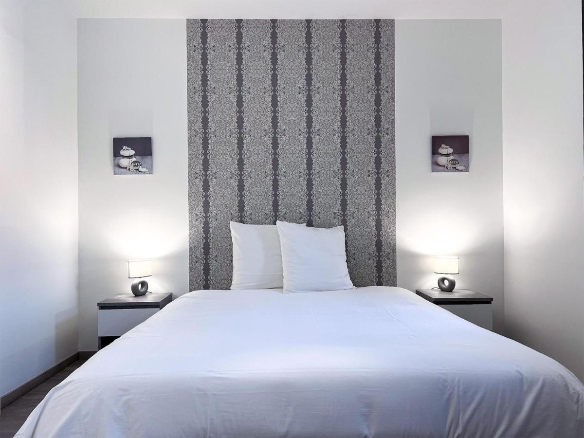 Appartement Le frère Charmes à Aurillac Extérieur photo
